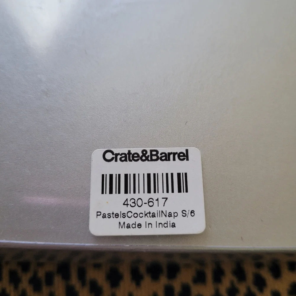 Crate&Barrel Cocktail napkins. Set of 6.